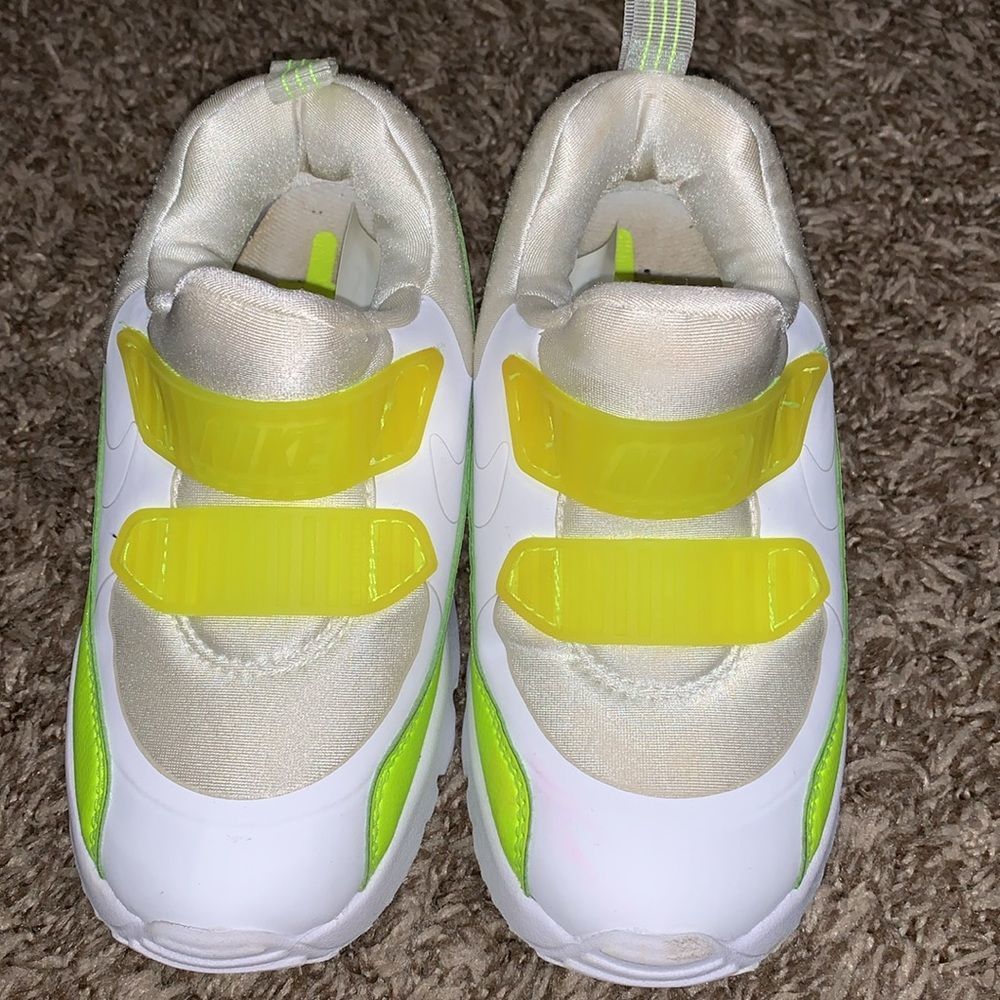 Nike Toddler Air Max Tiny 90 SE Athletic Shoes Size 10 Neon Green White Slip On - Picture 2 of 6